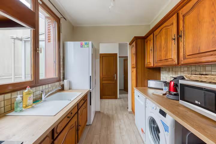 e526a85b-c176-436c-a062-dfa41e88a998